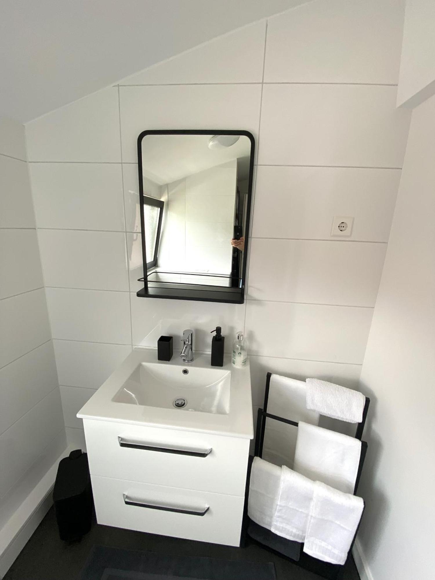 Zentrales Modernes Apartment, Naehe Zoo Und Stadion Dortmund Extérieur photo